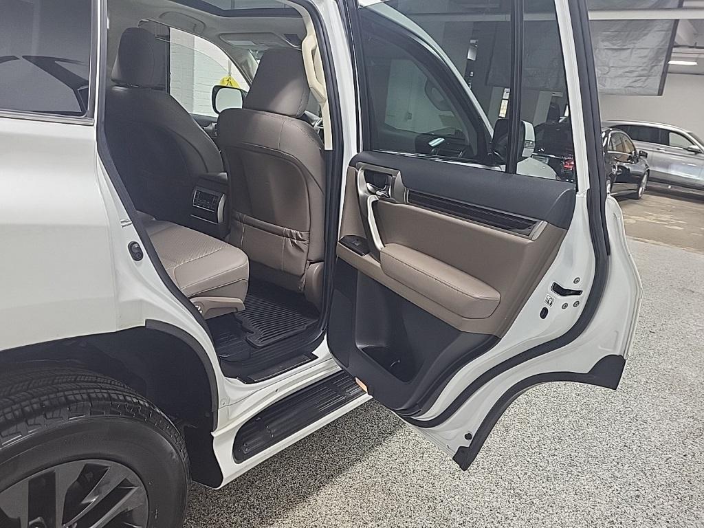 used 2021 Lexus GX 460 car, priced at $43,993