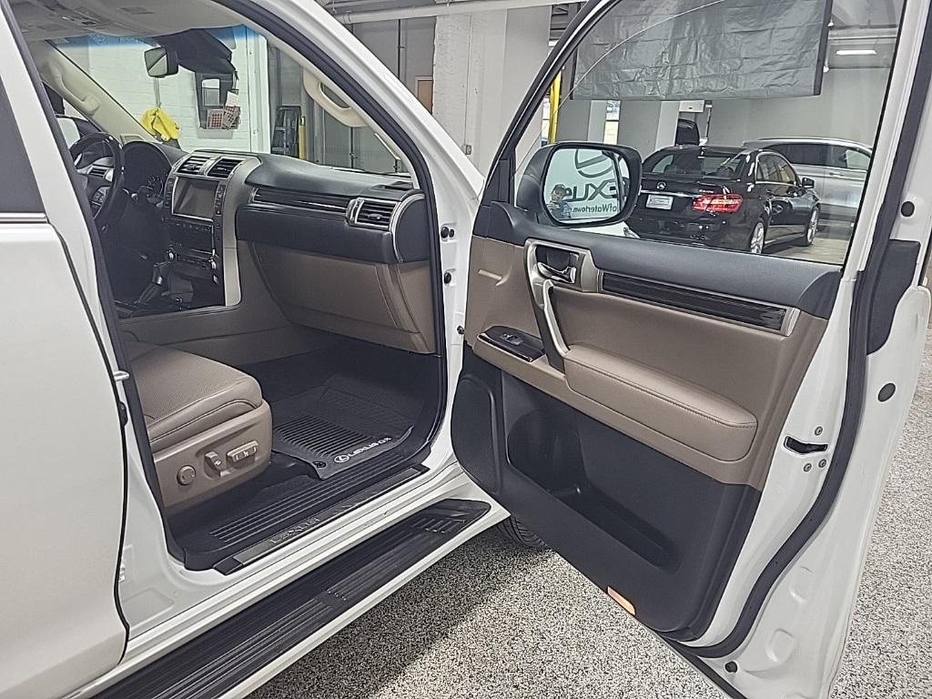 used 2021 Lexus GX 460 car, priced at $43,993