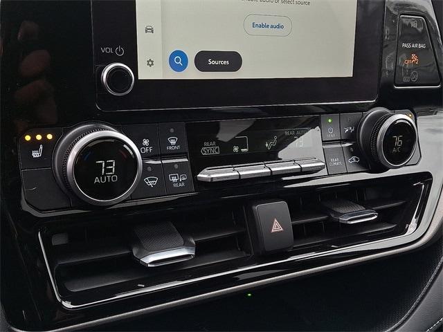 used 2023 Toyota Highlander car, priced at $37,151