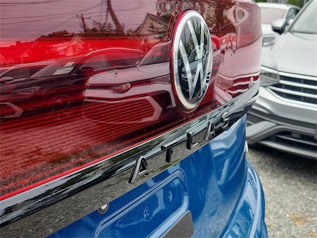 new 2026 Volkswagen Atlas Cross Sport car, priced at $49,277