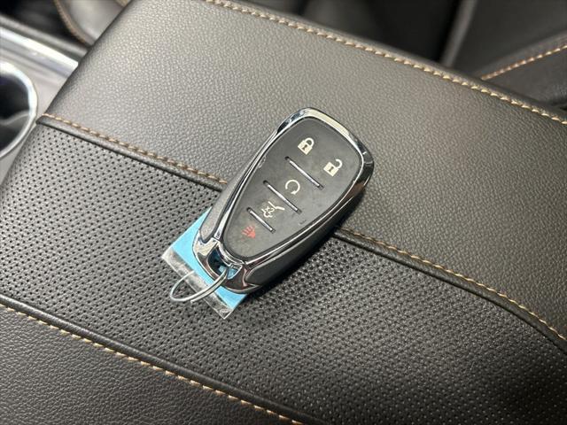 2018 Mosaic Black Metallic Chevrolet Traverse