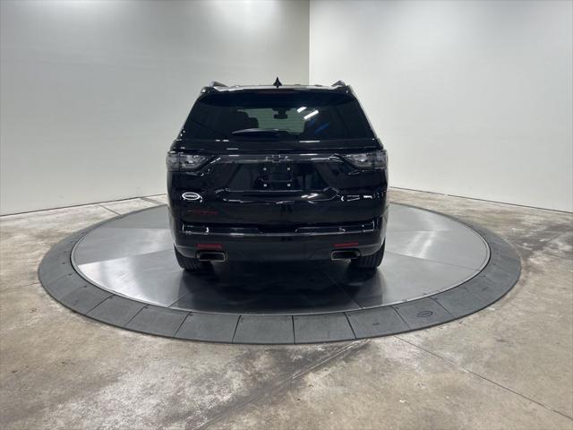 2018 Mosaic Black Metallic Chevrolet Traverse