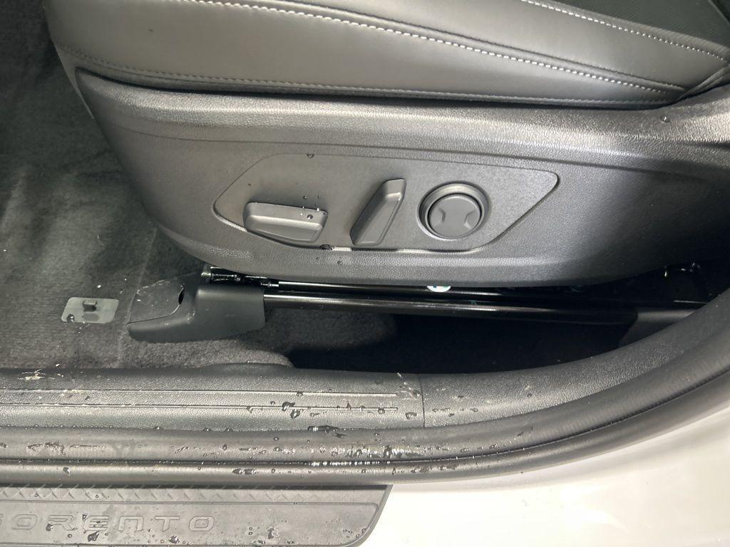 new 2026 Kia Sorento car, priced at $40,590