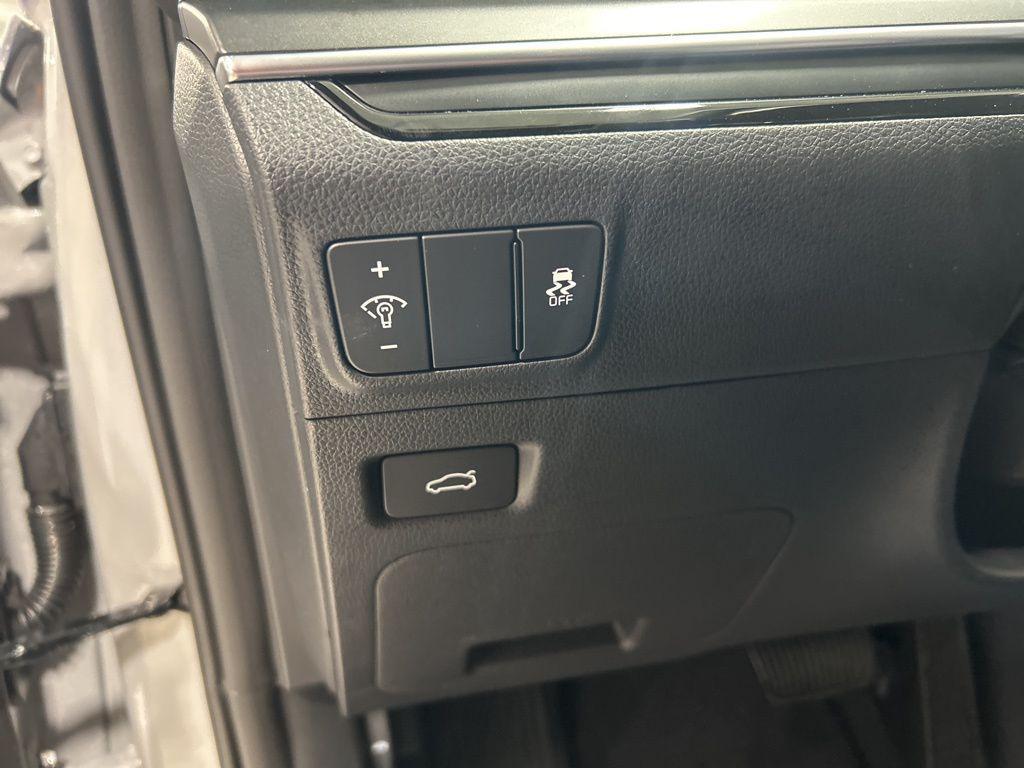 new 2026 Kia K5 car, priced at $38,785