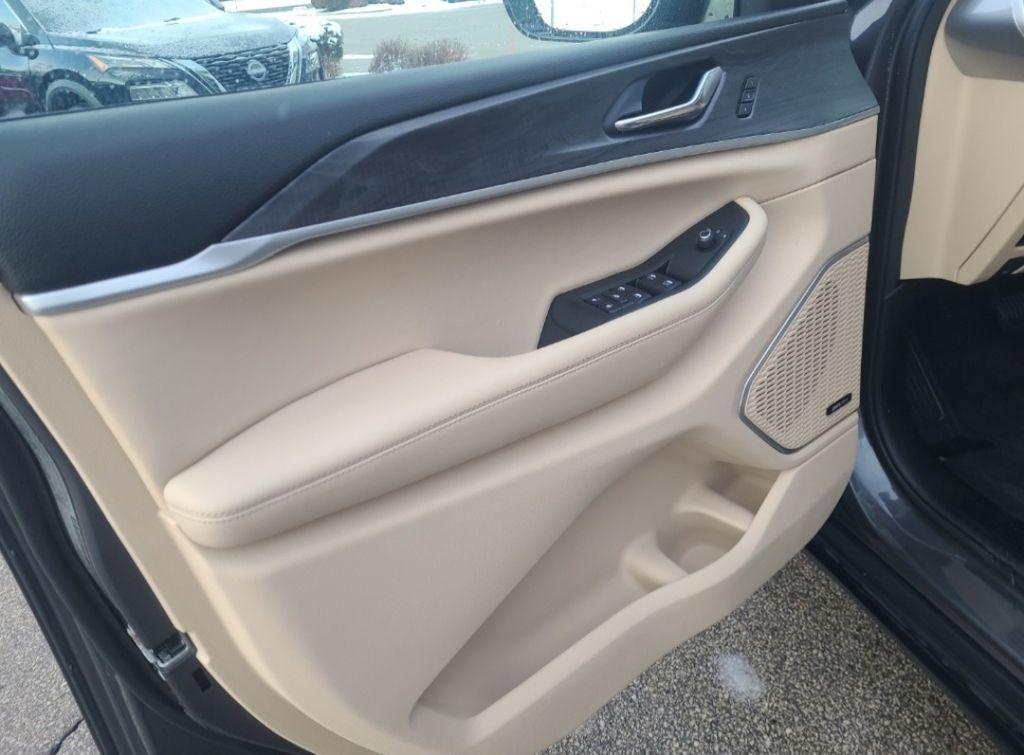 used 2021 Jeep Grand Cherokee L car, priced at $25,995