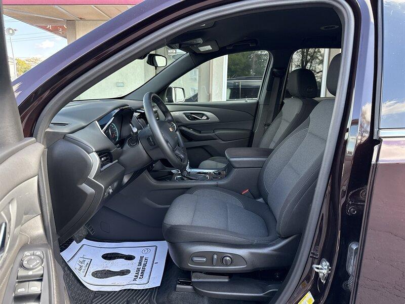 used 2023 Chevrolet Traverse car, priced at $30,900