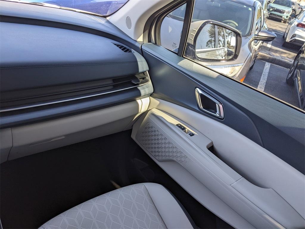 used 2025 Kia Carnival Hybrid car, priced at $37,203