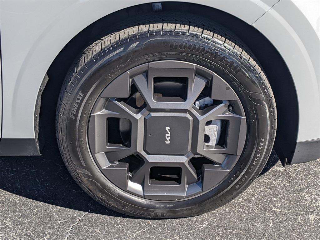 used 2025 Kia Carnival Hybrid car, priced at $37,203