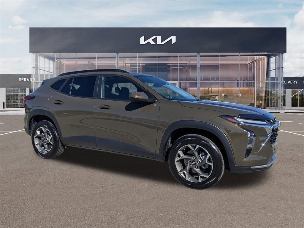 used 2024 Chevrolet Trax car, priced at $18,664