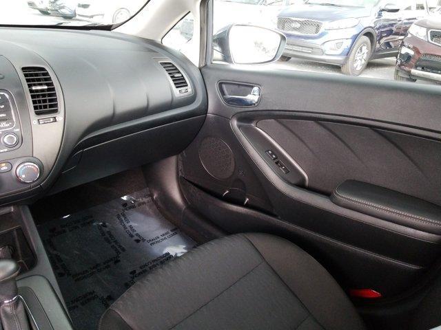 new 2016 Kia Forte car