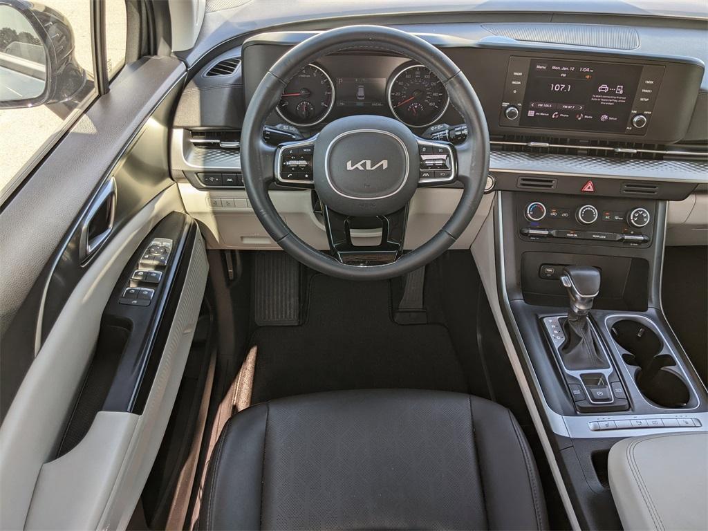 used 2023 Kia Carnival car, priced at $24,982