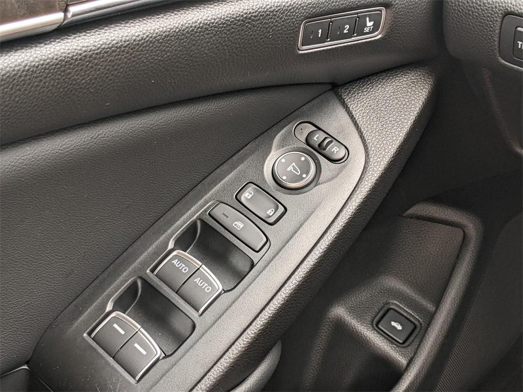 used 2022 Honda Accord Hybrid car, priced at $24,905