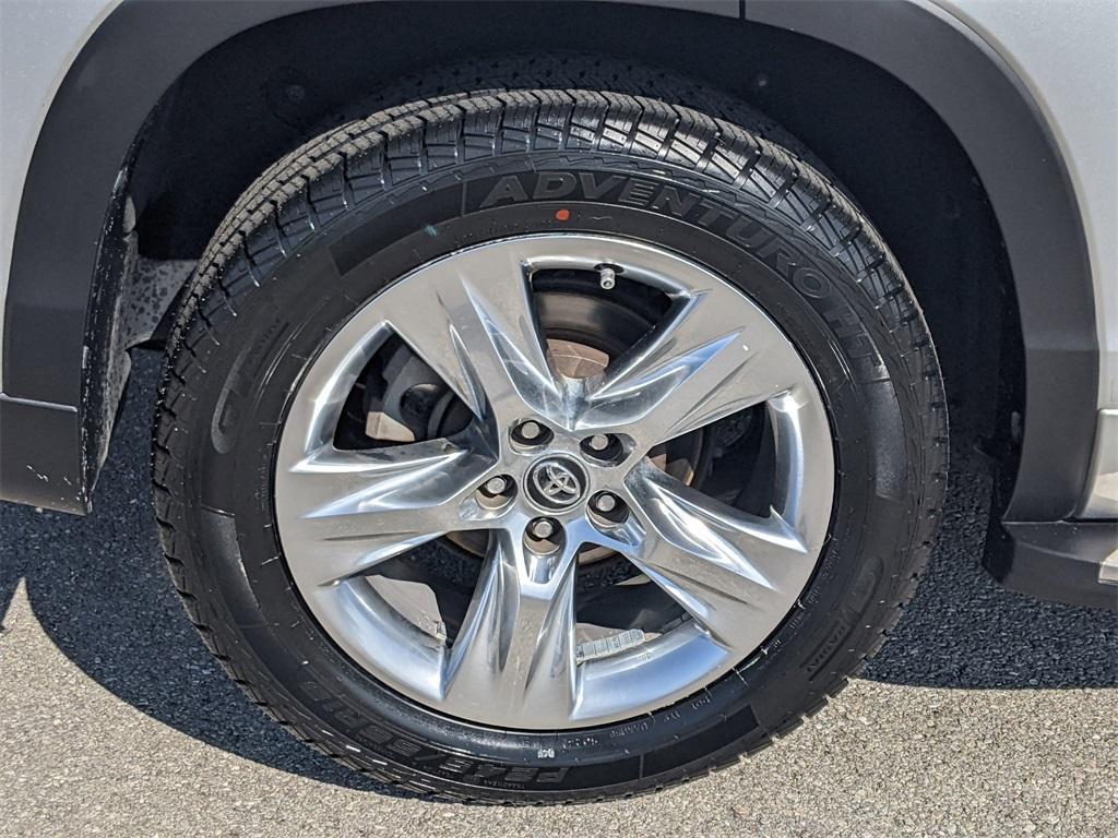 used 2019 Toyota Highlander car, priced at $23,215