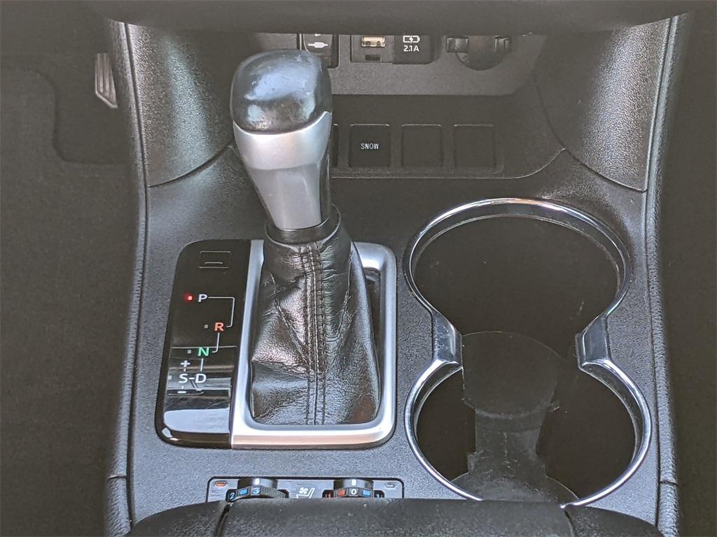 used 2019 Toyota Highlander car, priced at $23,215