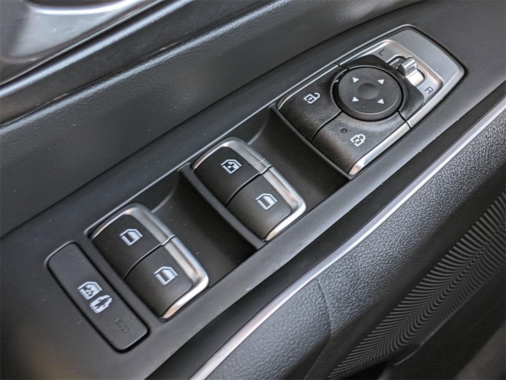 used 2023 Kia Sorento car, priced at $22,651