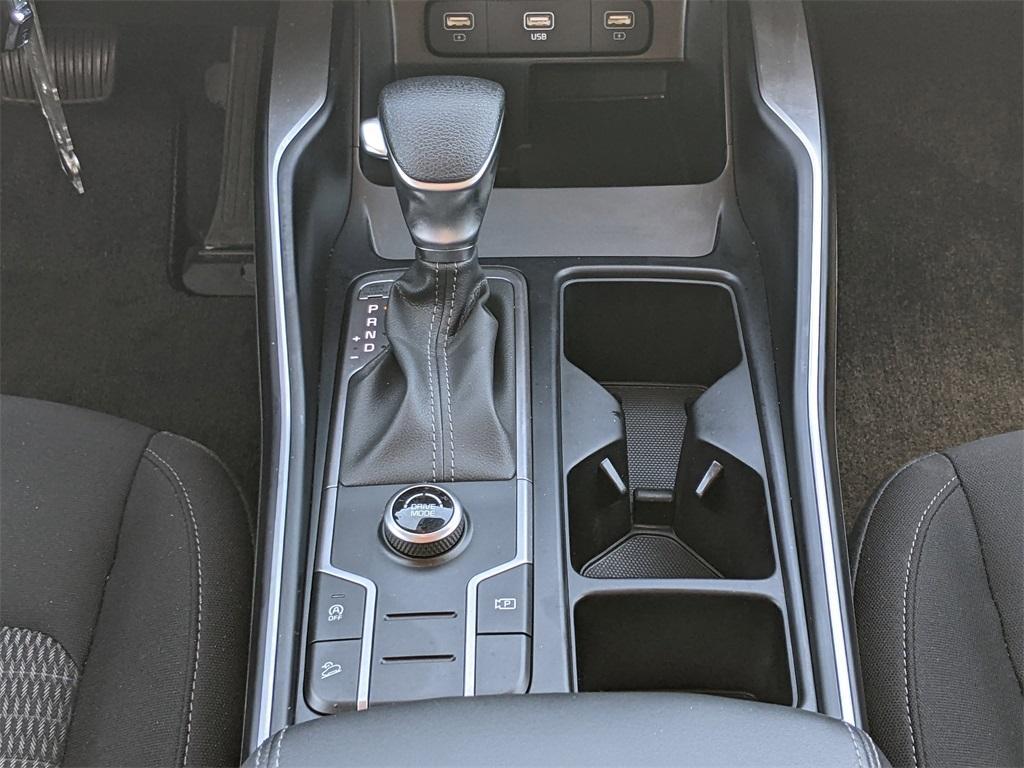 used 2023 Kia Sorento car, priced at $22,651