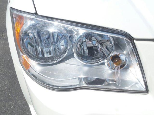 used 2008 Chrysler Town & Country car