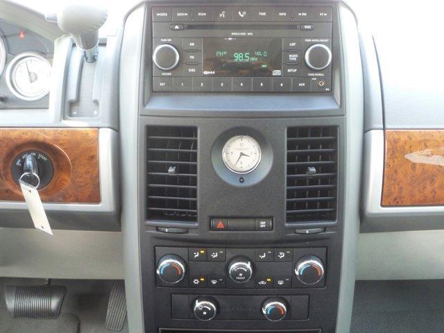 used 2008 Chrysler Town & Country car