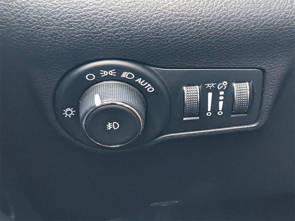 used 2022 Jeep Compass car, priced at $18,113