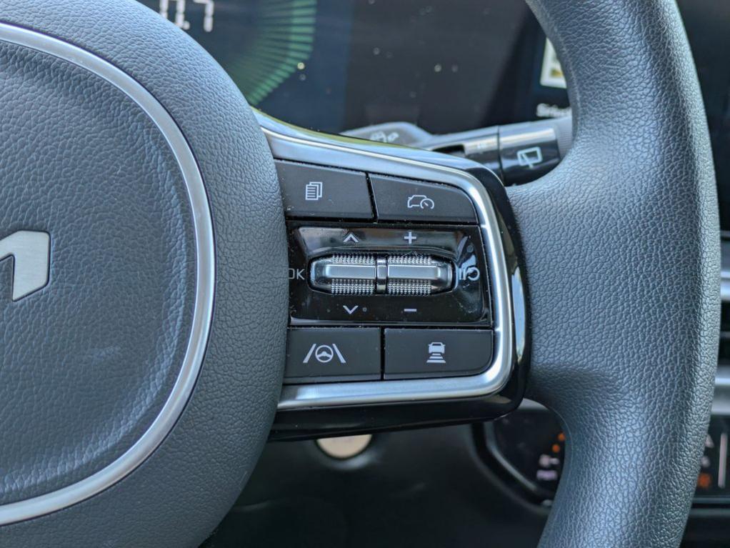 used 2025 Kia Sorento car, priced at $28,235