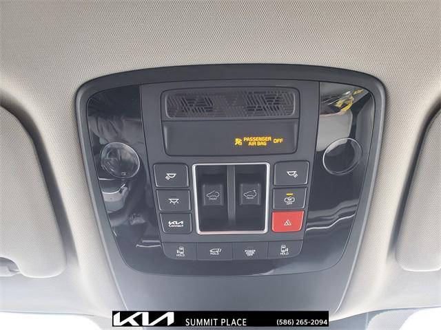 used 2025 Kia Carnival car, priced at $44,925
