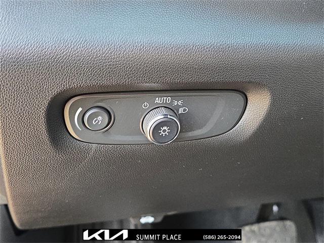 used 2023 Chevrolet Traverse car, priced at $32,749