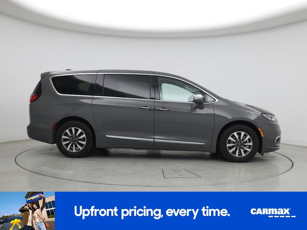 used 2022 Chrysler Pacifica Hybrid car, priced at $35,998