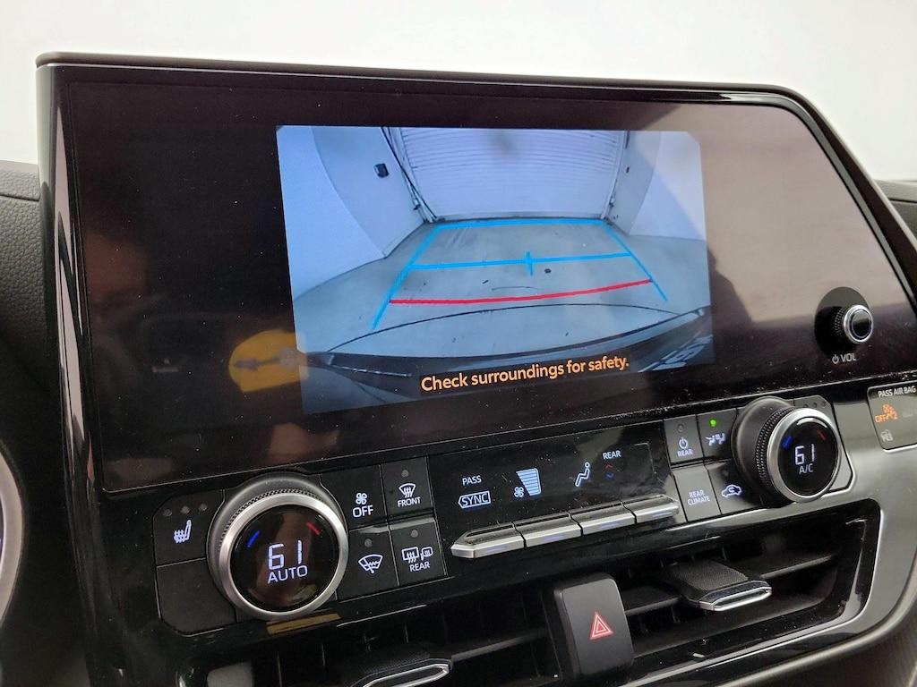 used 2023 Toyota Highlander car, priced at $35,998