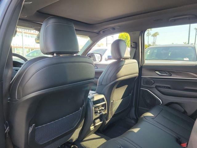 new 2026 Jeep Grand Cherokee car, priced at $42,401