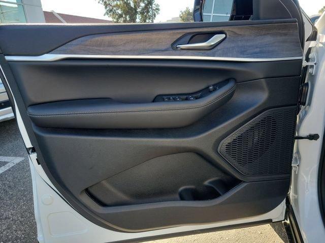 new 2026 Jeep Grand Cherokee car, priced at $46,155