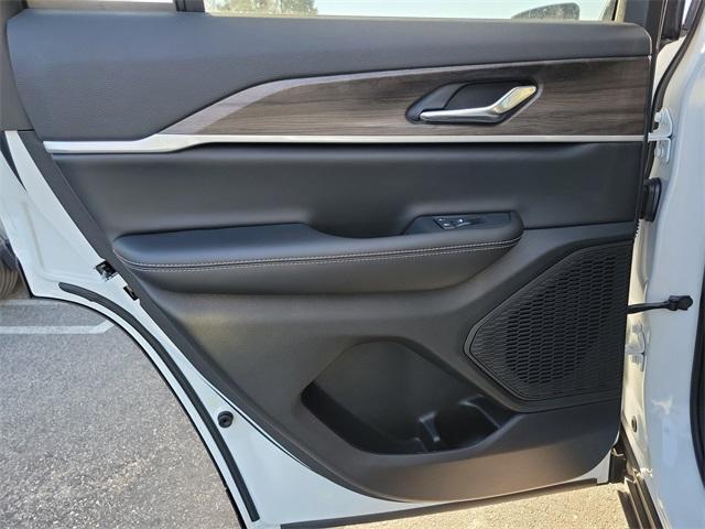 new 2026 Jeep Grand Cherokee car, priced at $46,155