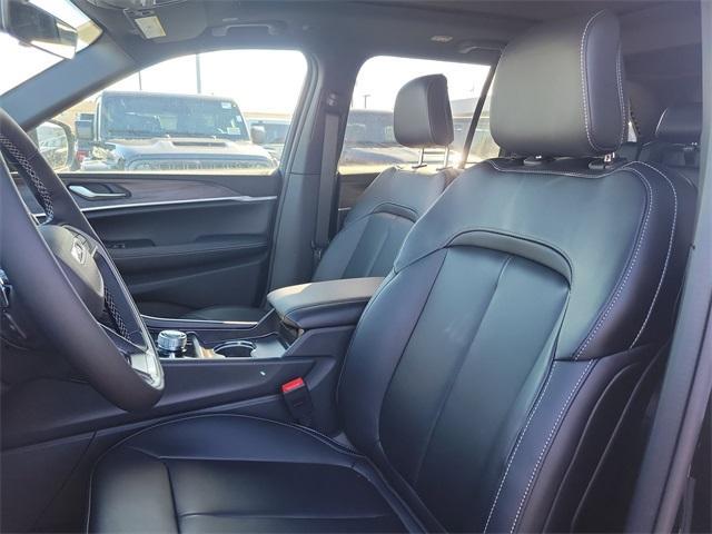 new 2026 Jeep Grand Cherokee car, priced at $49,210