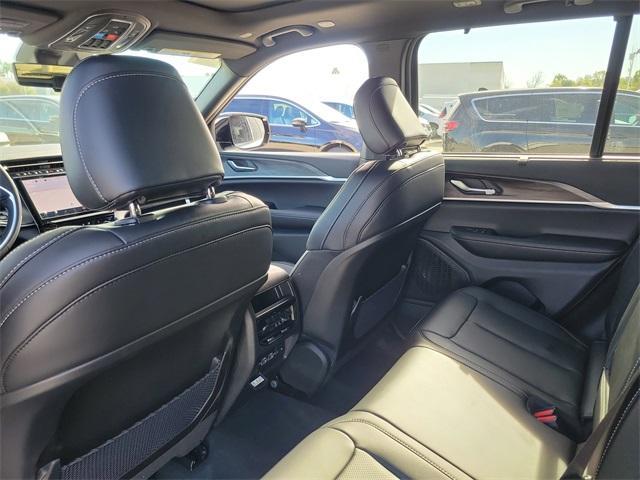 new 2025 Jeep Grand Cherokee car, priced at $48,870