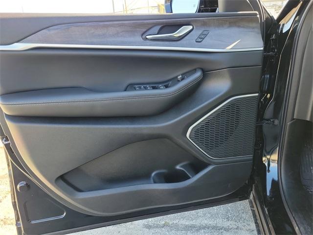 new 2026 Jeep Grand Cherokee car, priced at $53,725