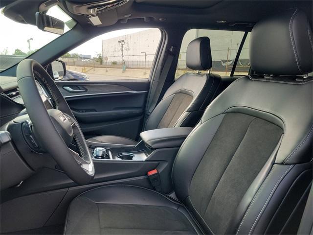 new 2026 Jeep Grand Cherokee car, priced at $46,750