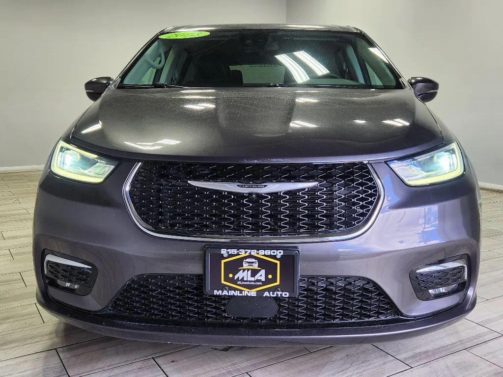 used 2023 Chrysler Pacifica car