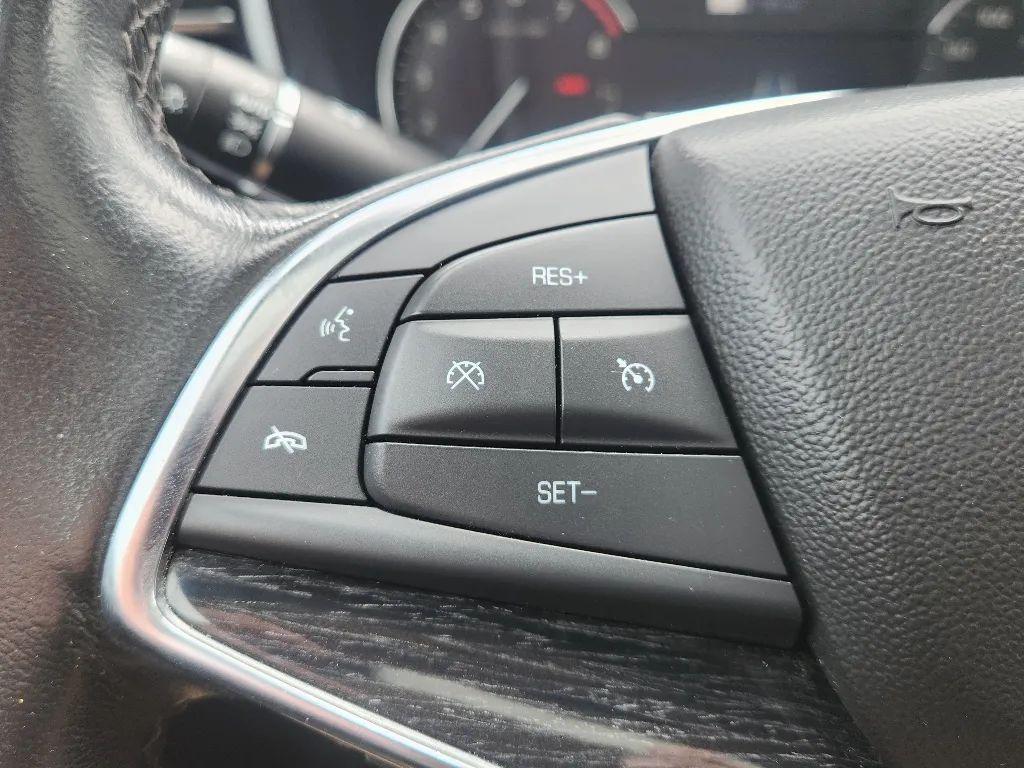 used 2023 Cadillac XT5 car, priced at $24,999