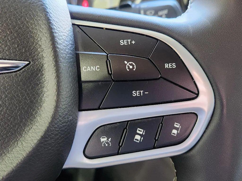 used 2024 Chrysler Pacifica car, priced at $27,997