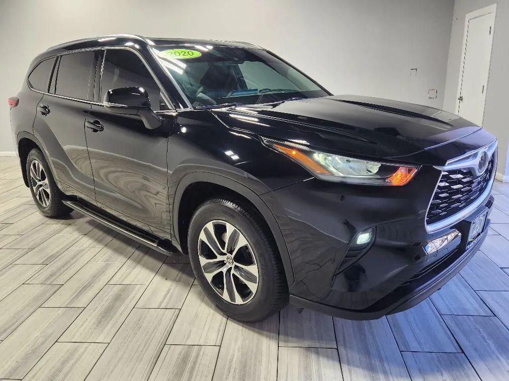 used 2020 Toyota Highlander car, priced at $27,999