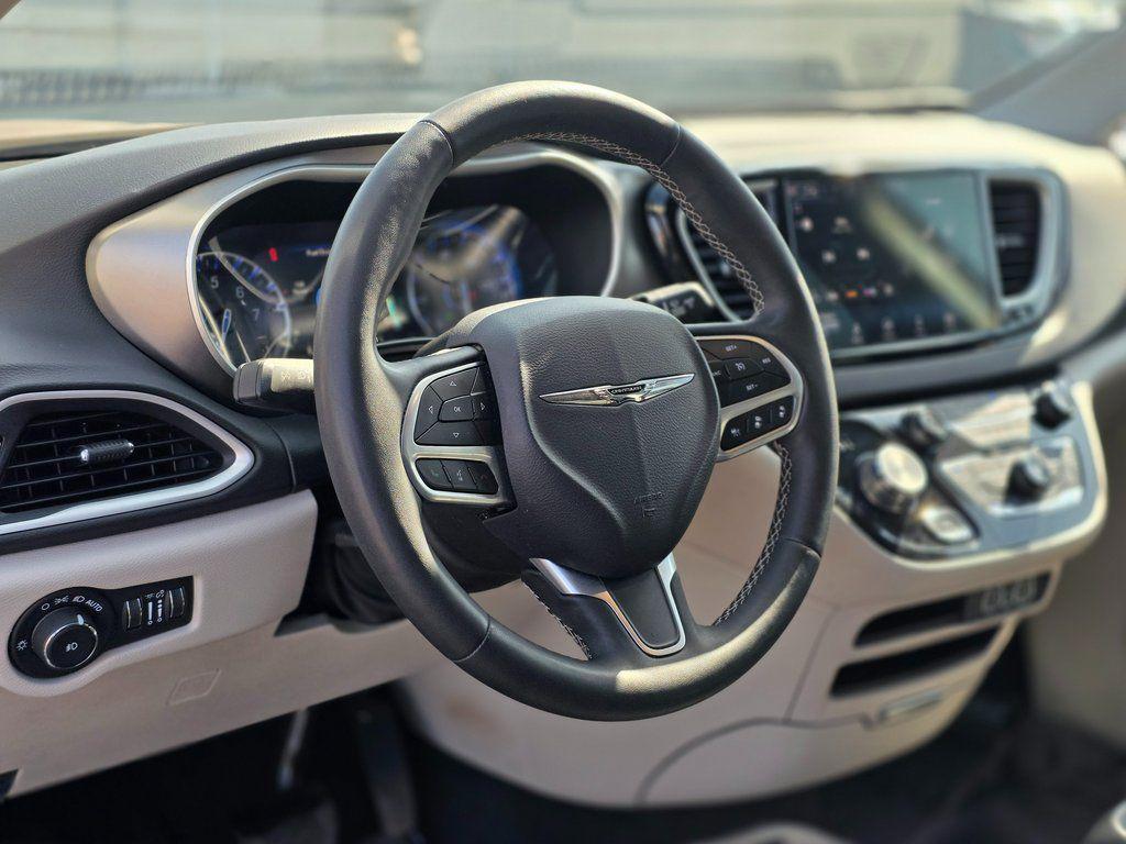 used 2024 Chrysler Pacifica car, priced at $27,995