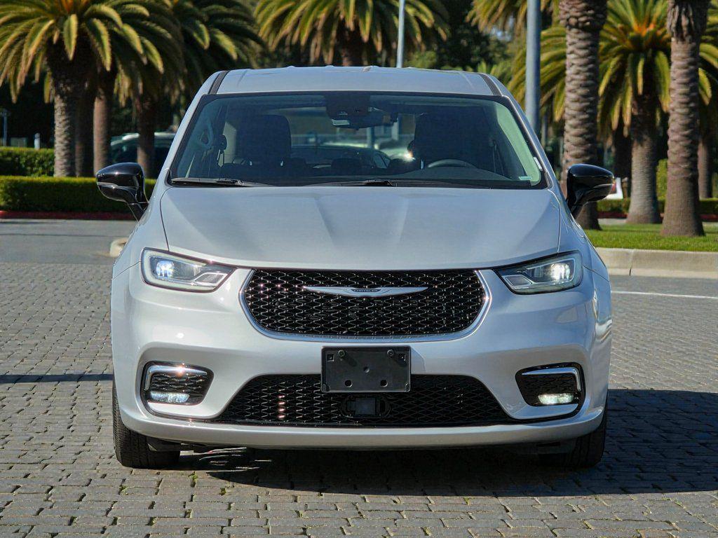used 2024 Chrysler Pacifica car, priced at $27,995