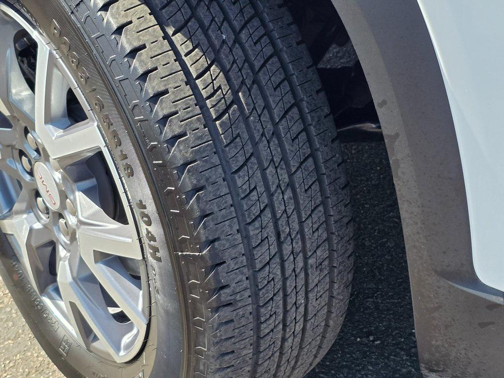 used 2023 GMC Acadia car, priced at $24,999