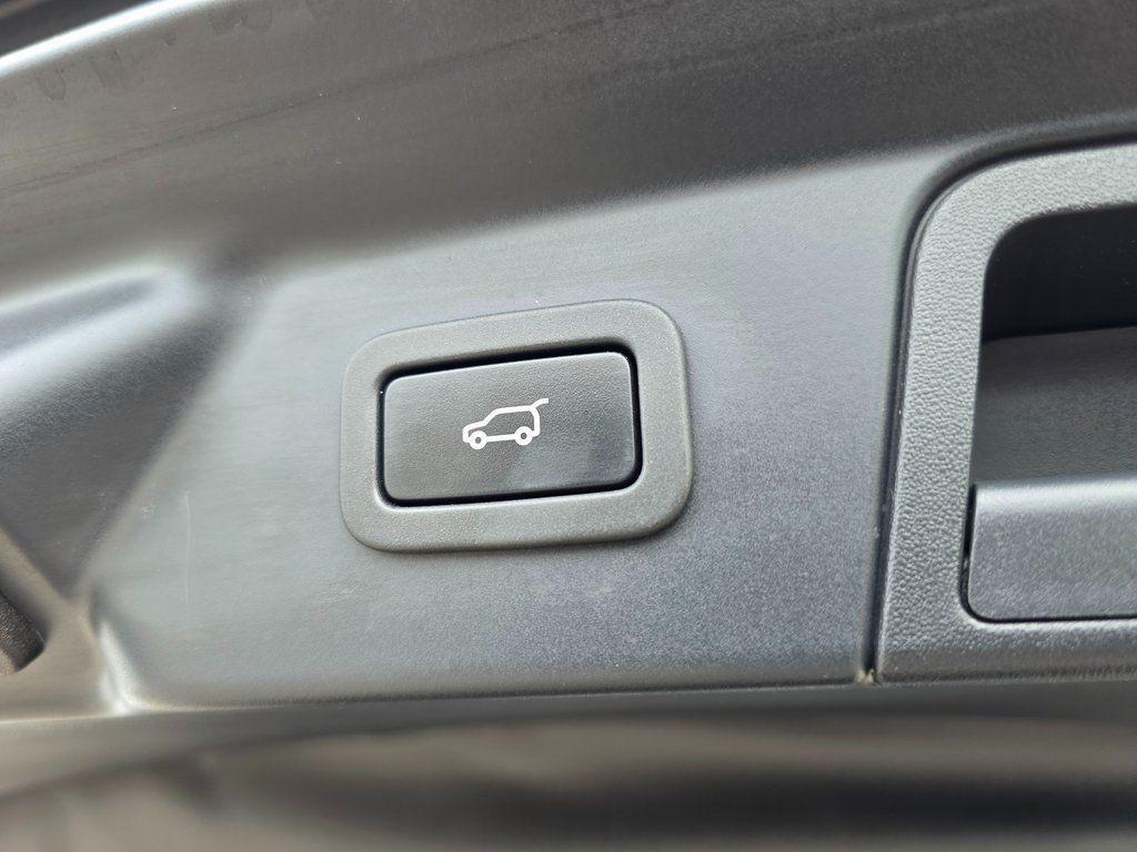 used 2021 Land Rover Range Rover Velar car, priced at $26,995