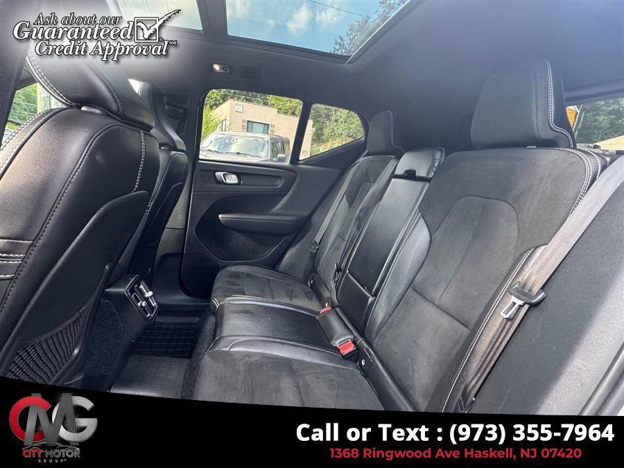 used 2019 Volvo XC40 car, priced at $16,999