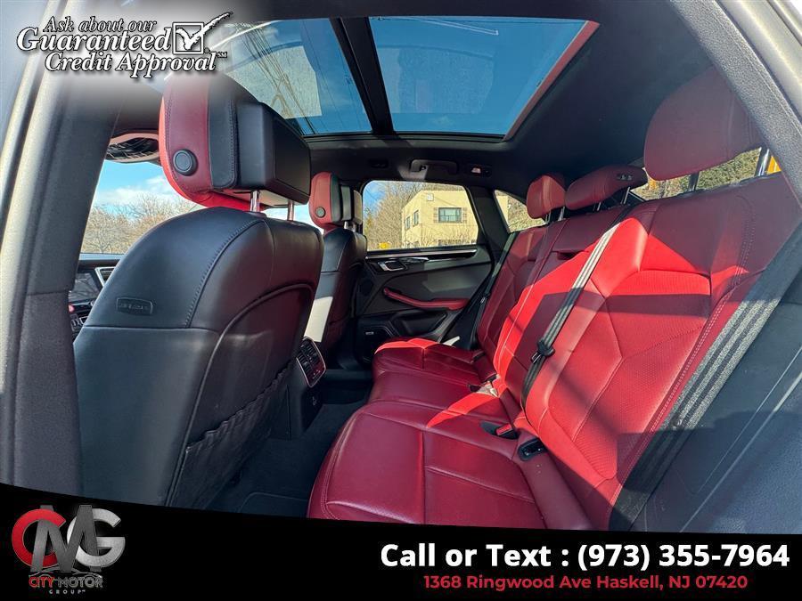 used 2023 Porsche Macan car