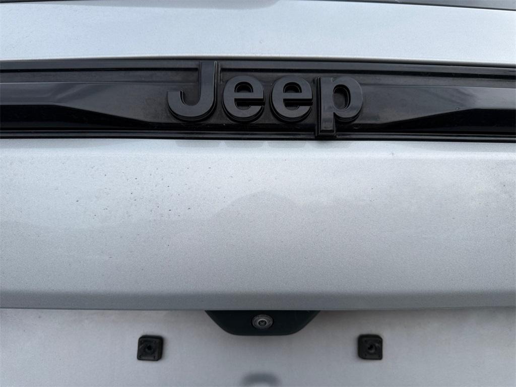 used 2023 Jeep Grand Cherokee car, priced at $28,999