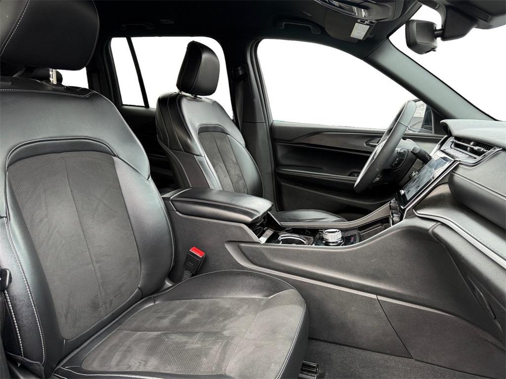 used 2023 Jeep Grand Cherokee car, priced at $28,999
