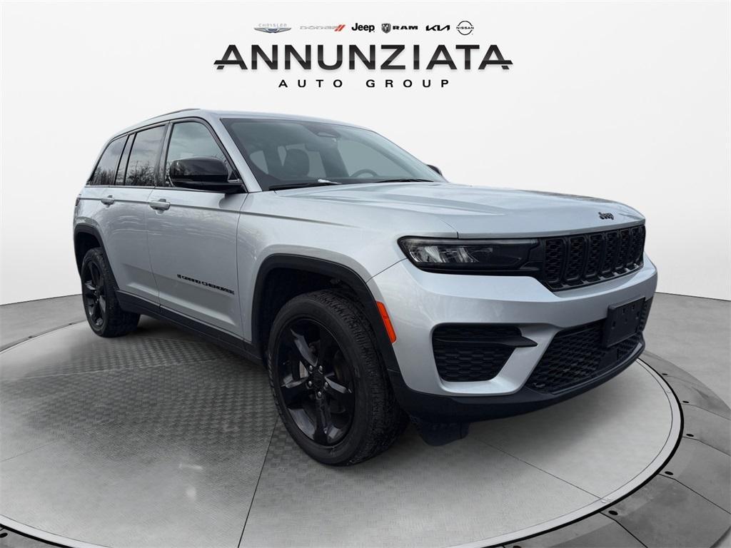 used 2023 Jeep Grand Cherokee car, priced at $28,999