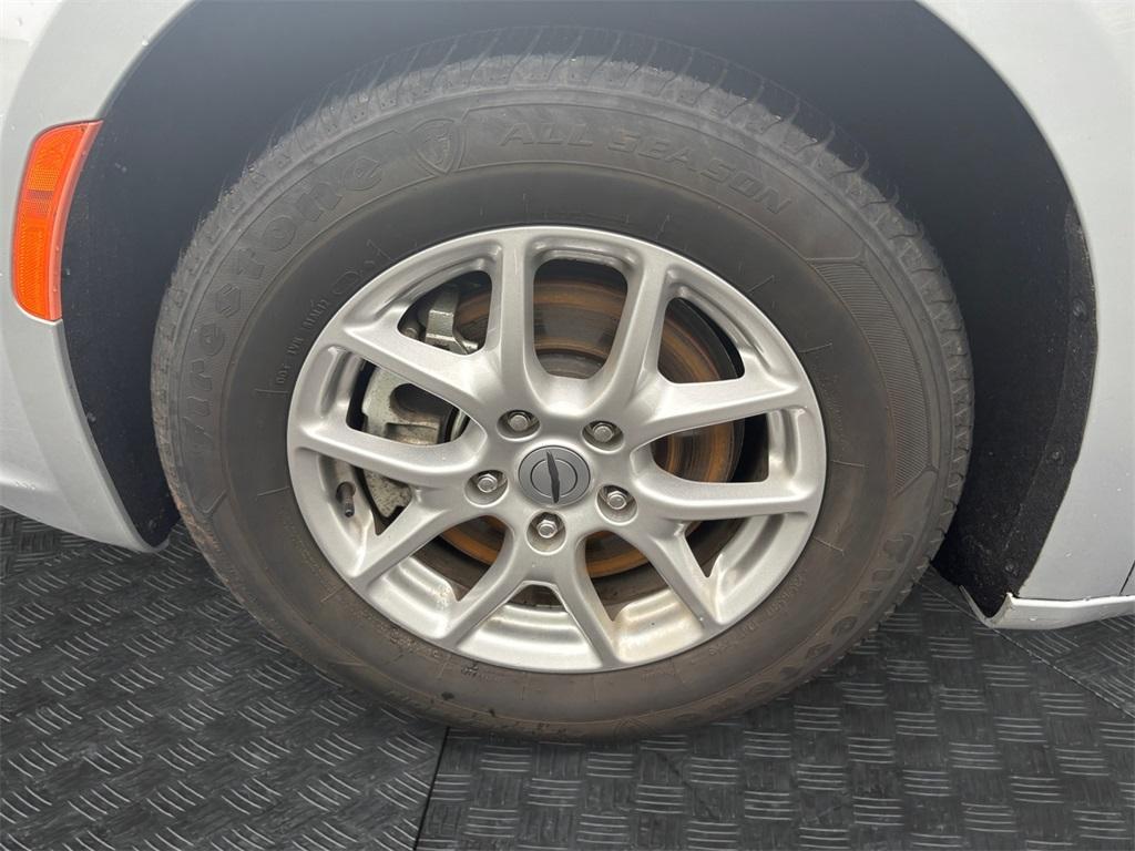 used 2024 Chrysler Pacifica car, priced at $26,499