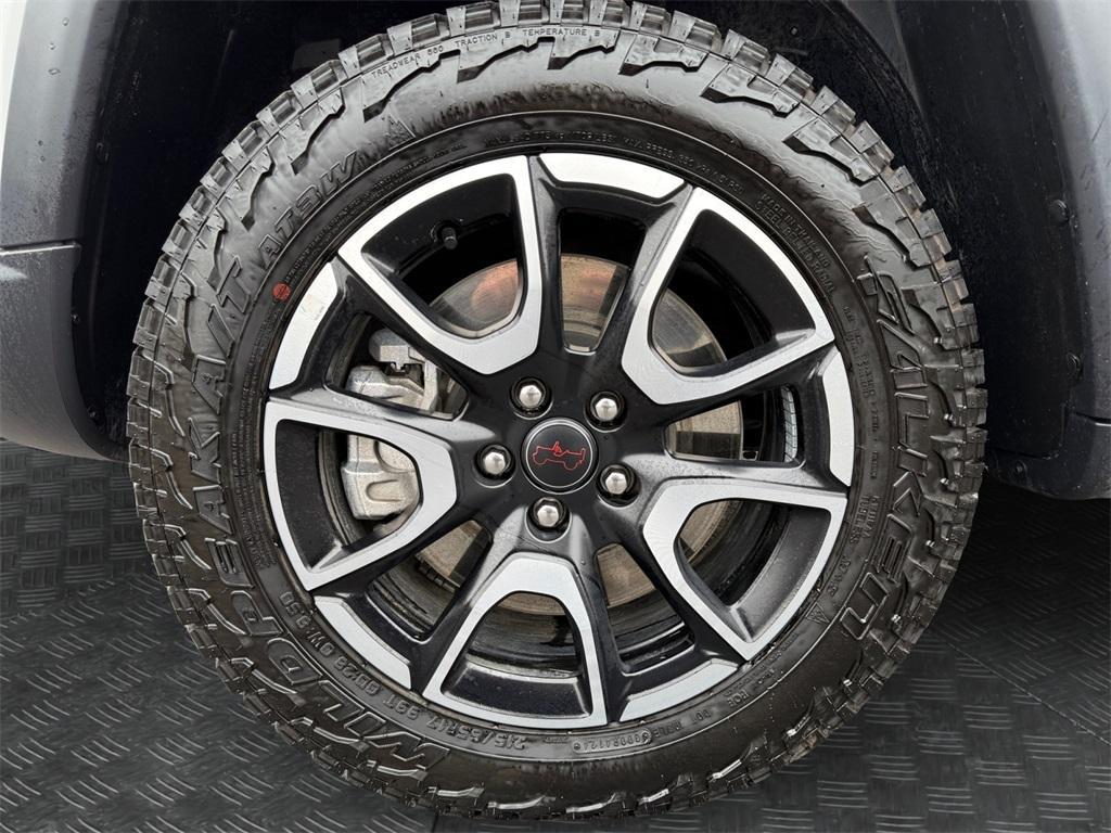 used 2025 Jeep Compass car, priced at $26,999